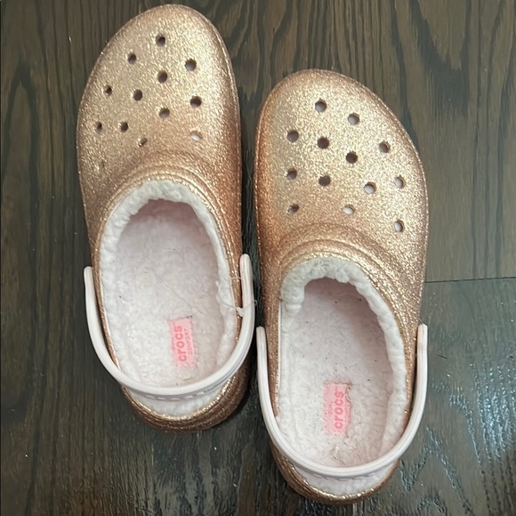 Crocks limited edition Kids Rose Gold Glitter Clogsmu daughter wore twice - Picture 1 of 2
